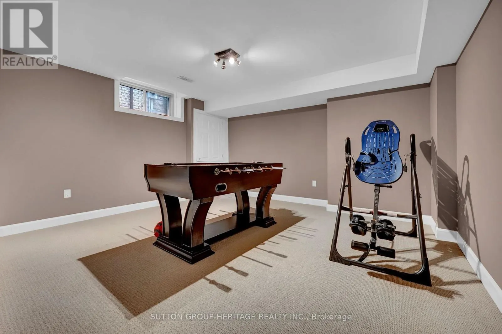 25 CHARTERHOUSE DRIVE