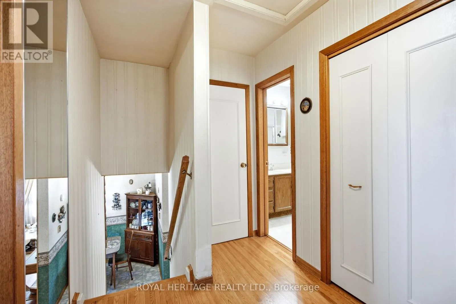 394 AMSTEL COURT