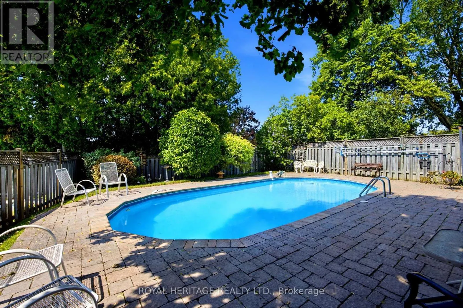 394 AMSTEL COURT