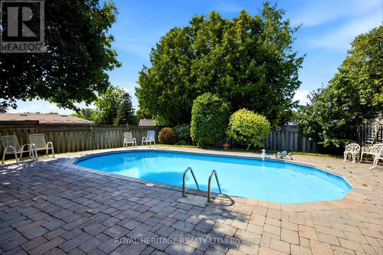 394 AMSTEL COURT