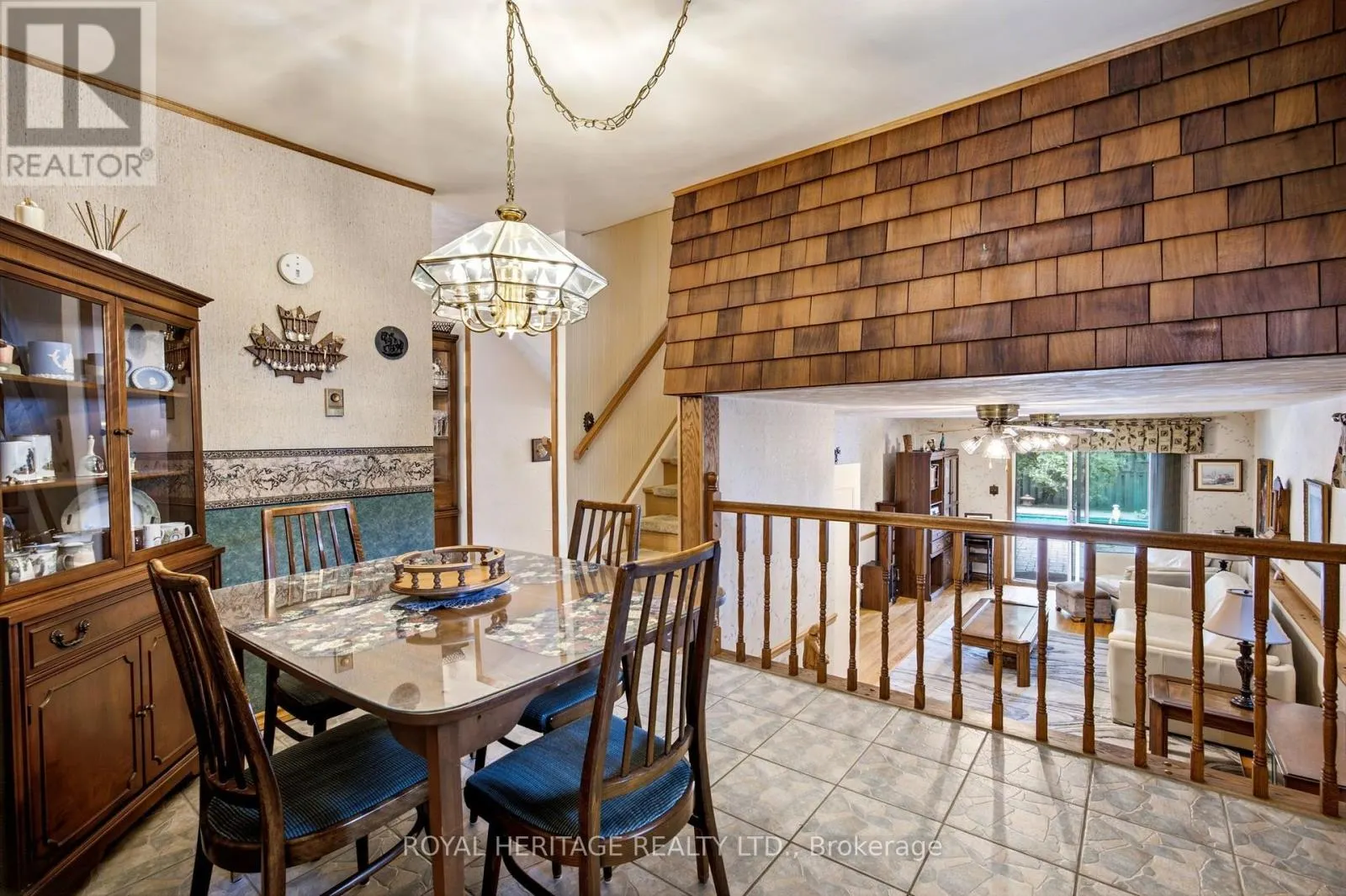 394 AMSTEL COURT