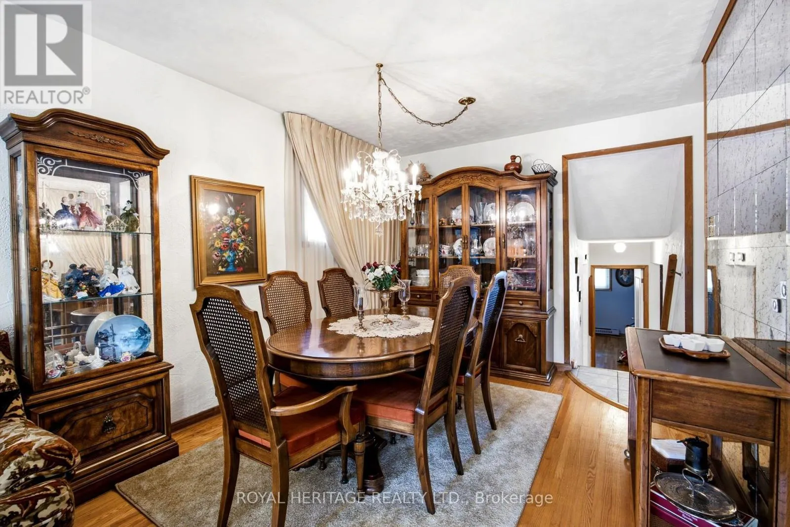 394 AMSTEL COURT
