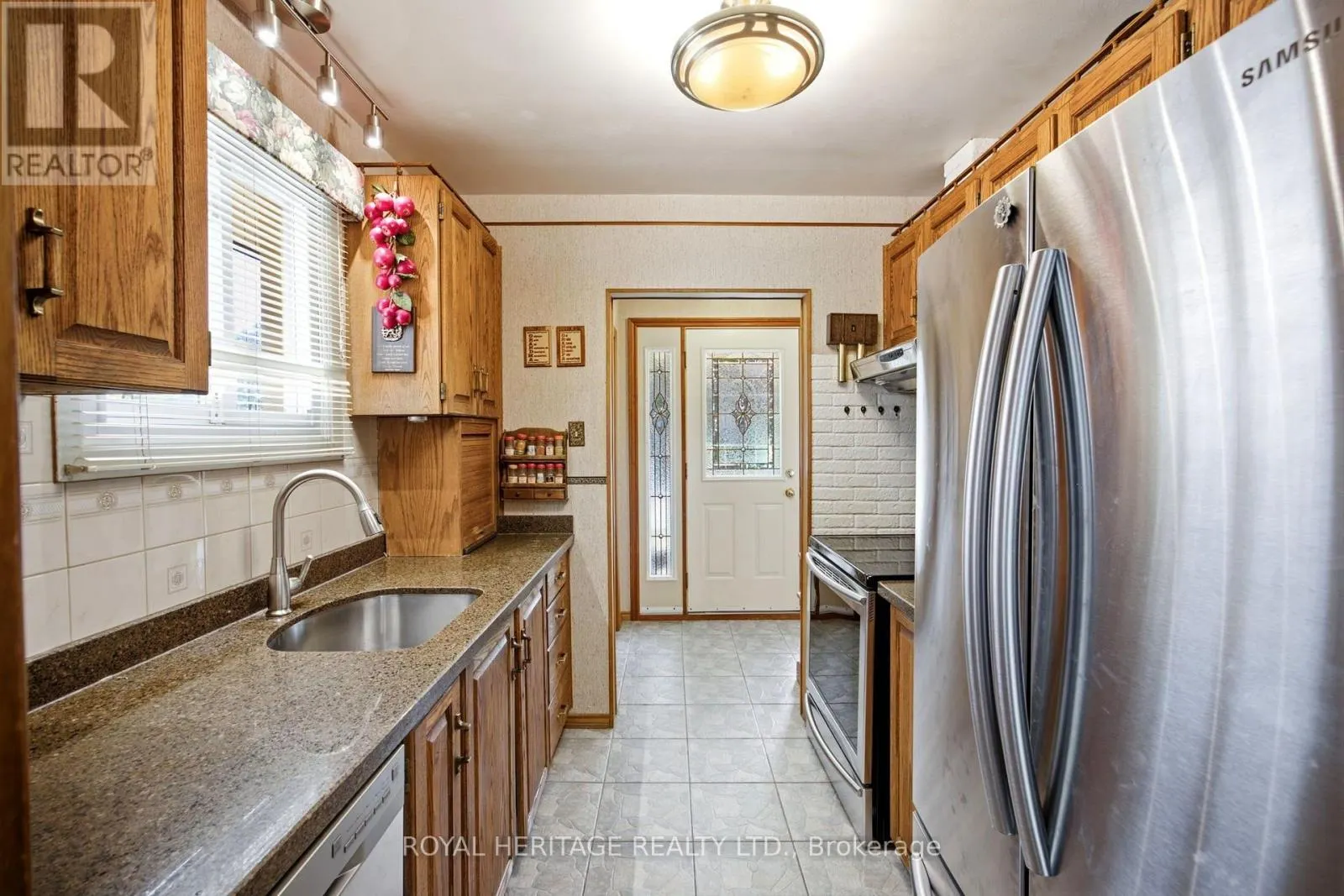 394 AMSTEL COURT