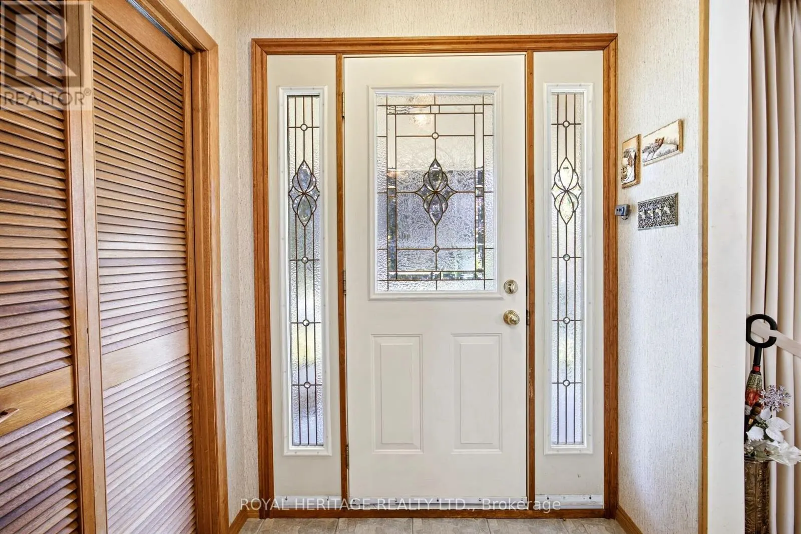 394 AMSTEL COURT