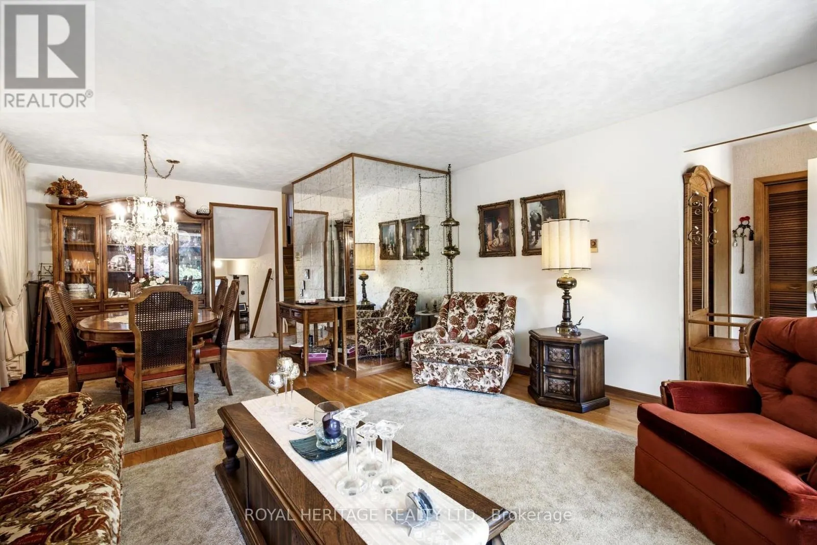394 AMSTEL COURT