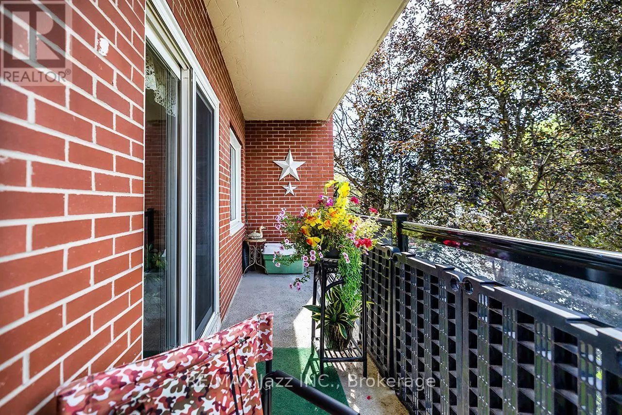 304 - 131 TAUNTON ROAD E #304