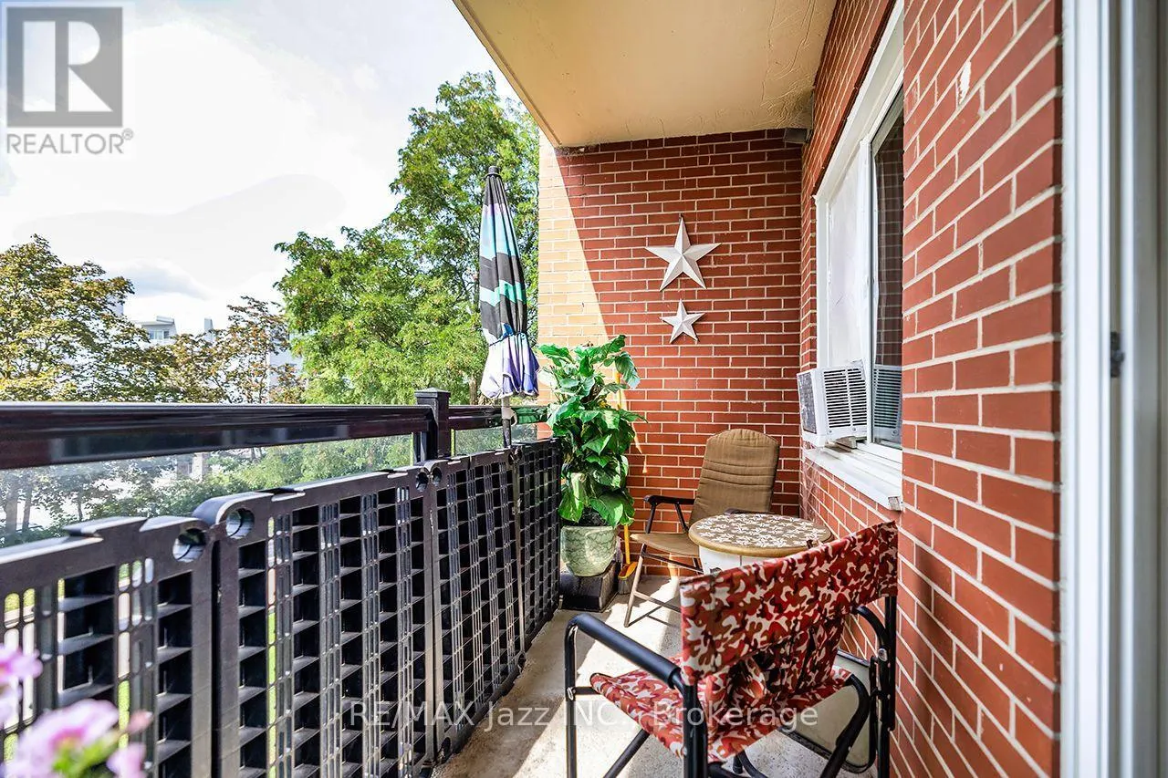 304 - 131 TAUNTON ROAD E #304