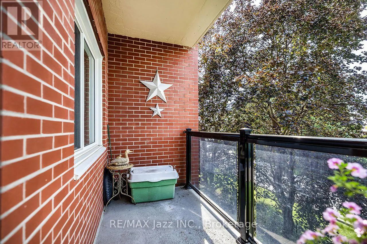 304 - 131 TAUNTON ROAD E #304