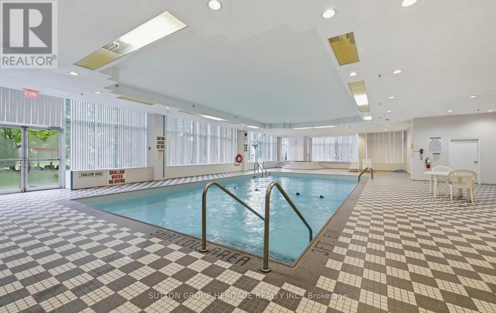 208 - 45 CUMBERLAND LANE