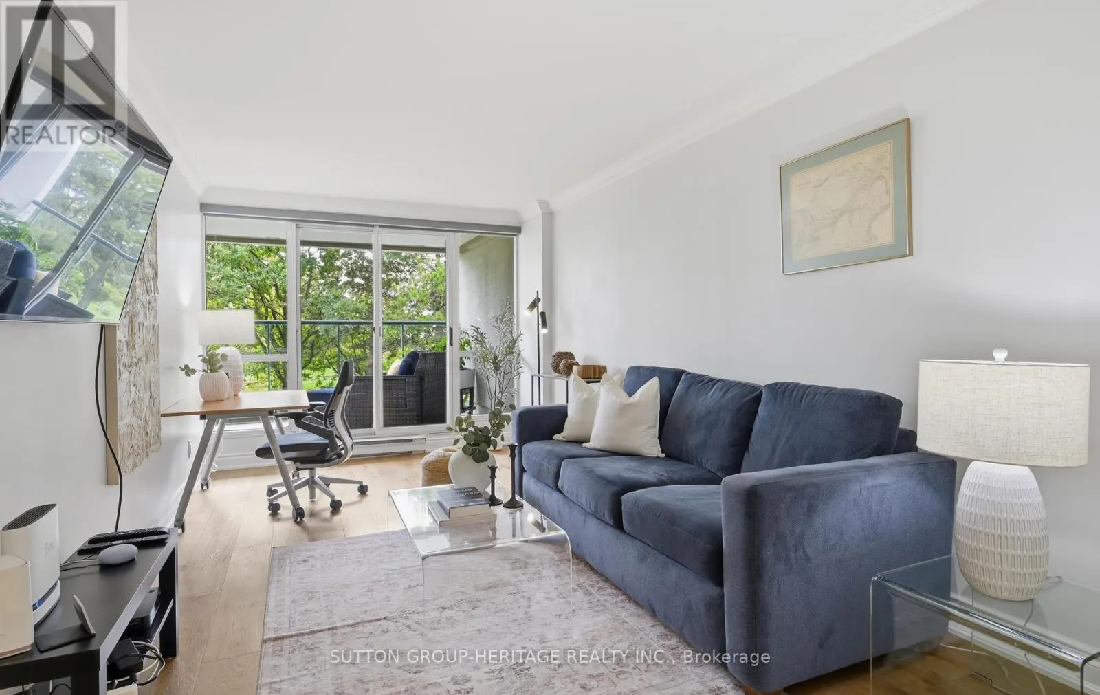 208 - 45 CUMBERLAND LANE
