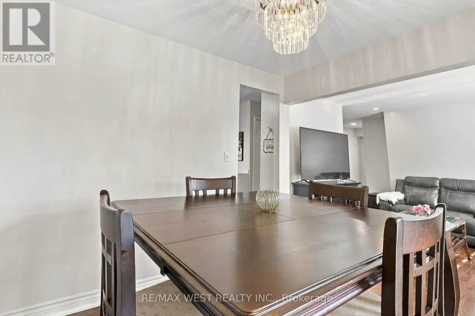 12 WAVERLY STREET S