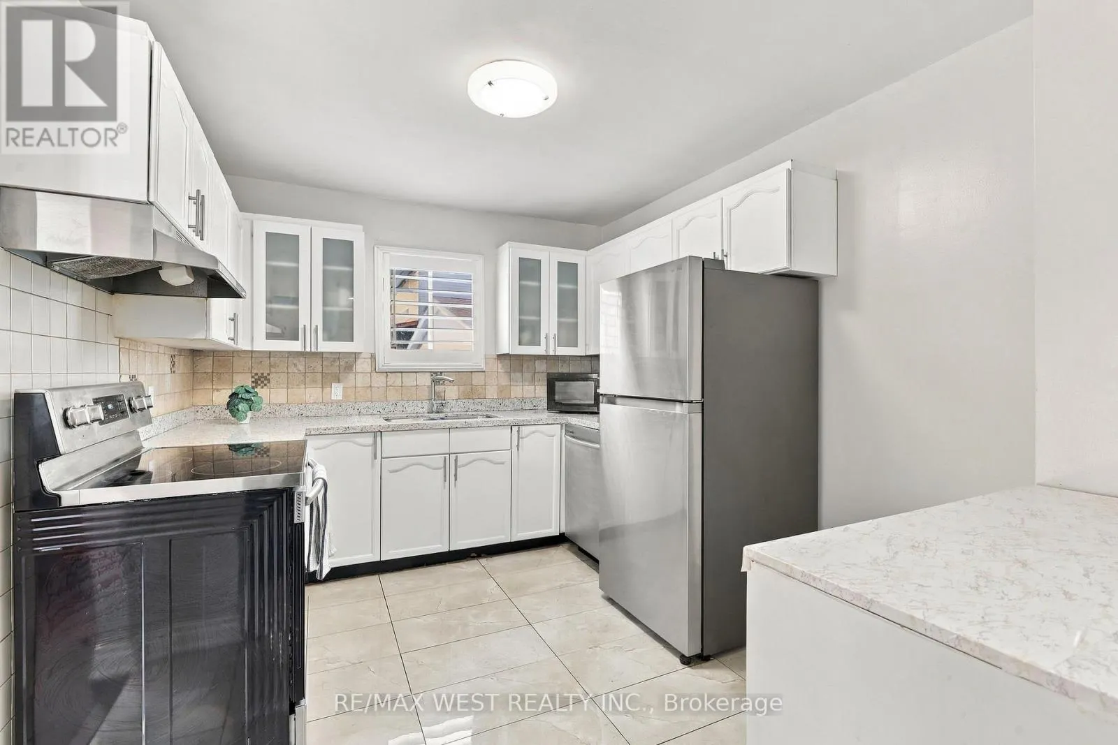 12 WAVERLY STREET S