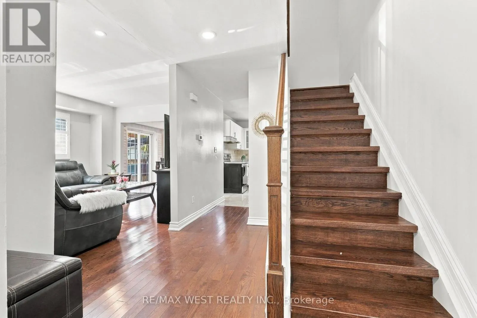 12 WAVERLY STREET S