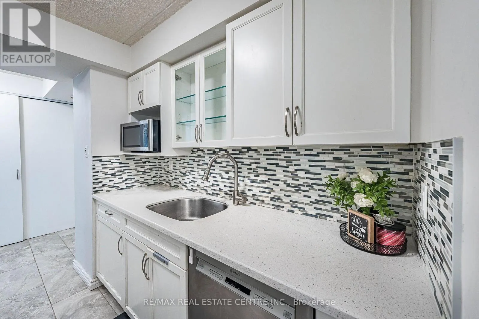 315 - 1525 DIEFENBAKER COURT