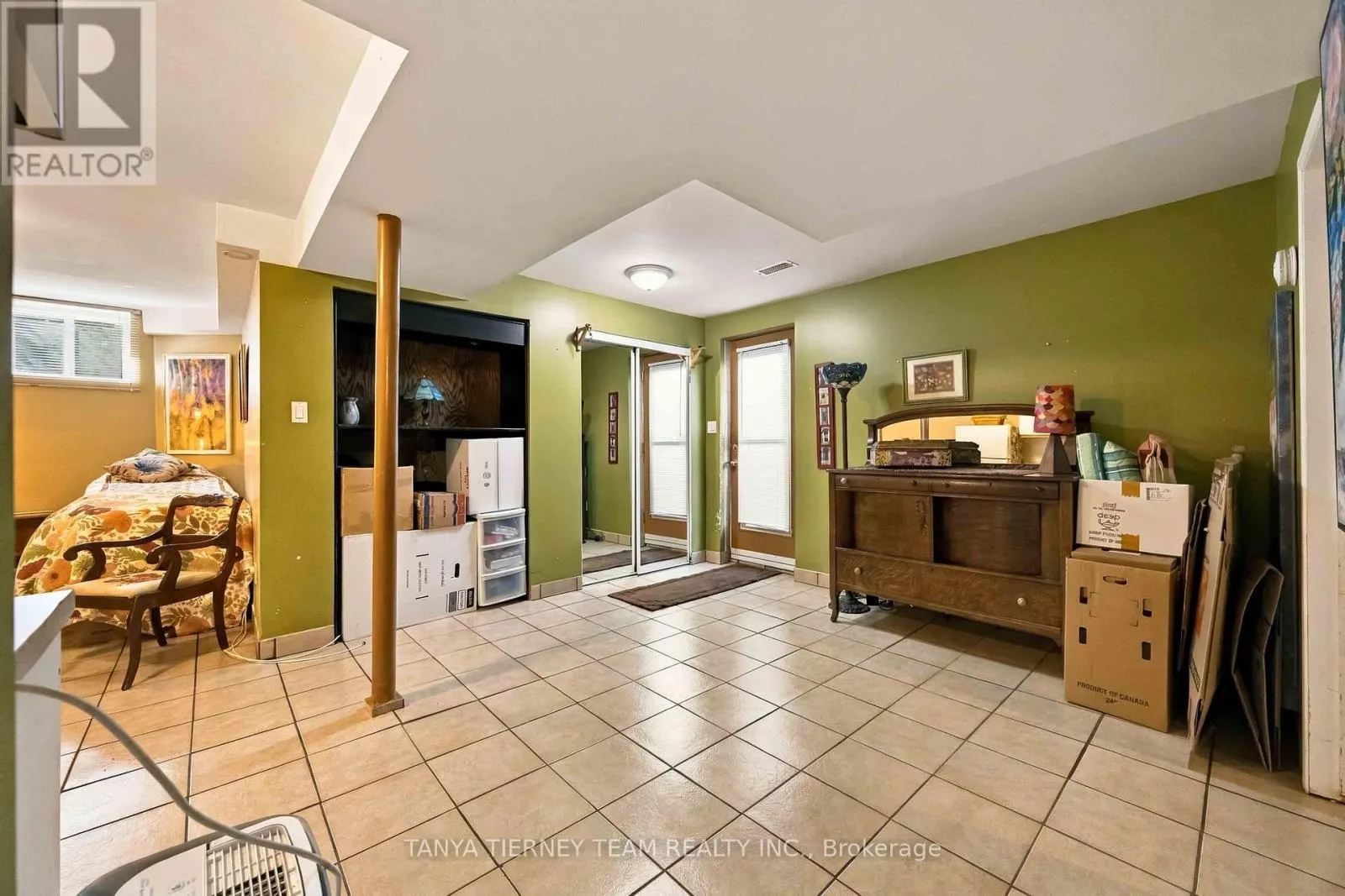 228 SHADOW PLACE