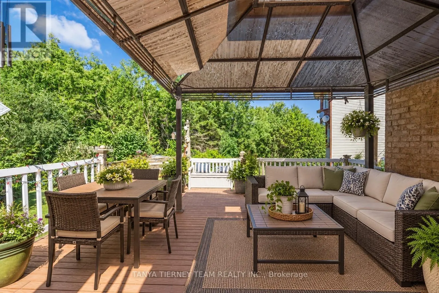228 SHADOW PLACE