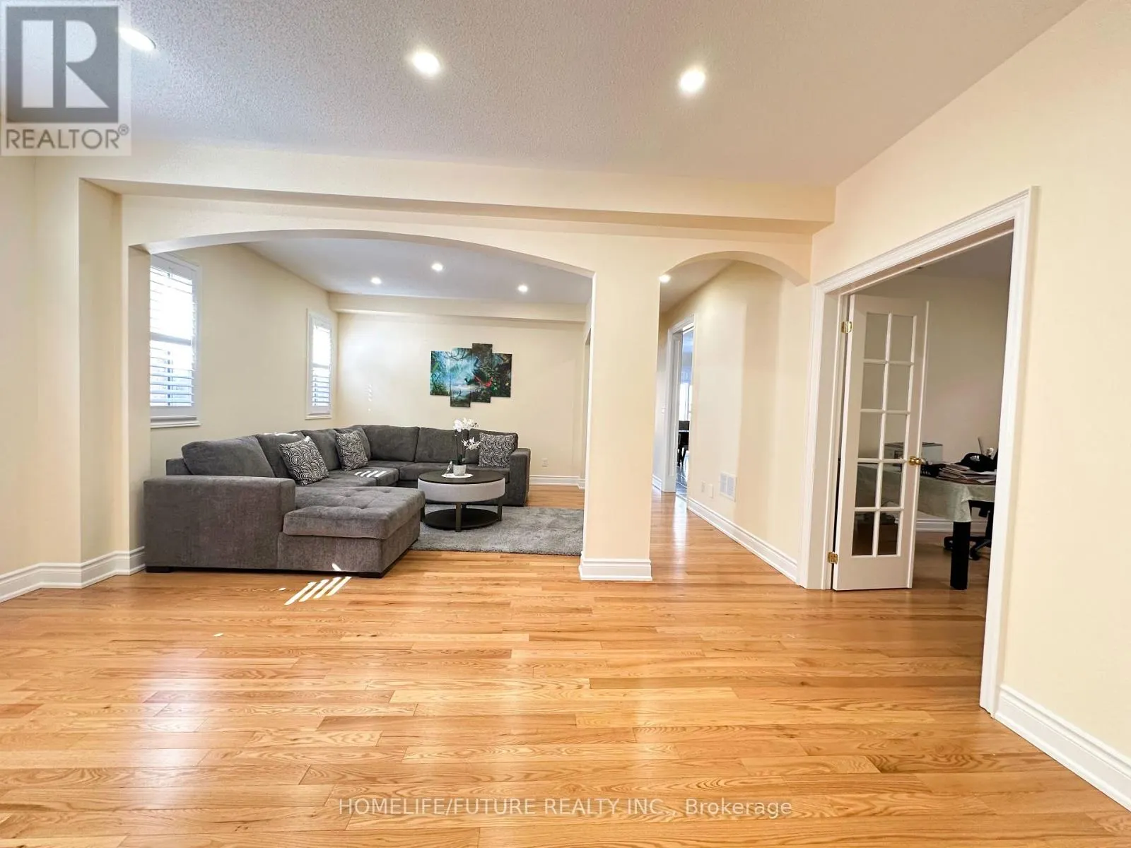 983 WRENWOOD DRIVE