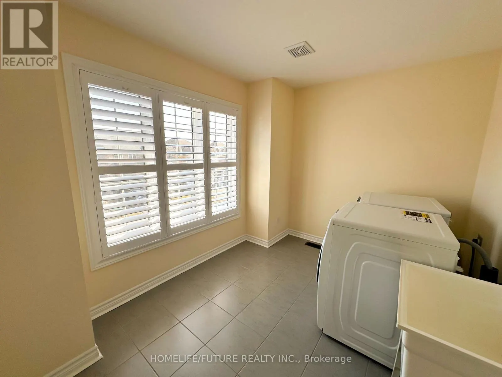 983 WRENWOOD DRIVE