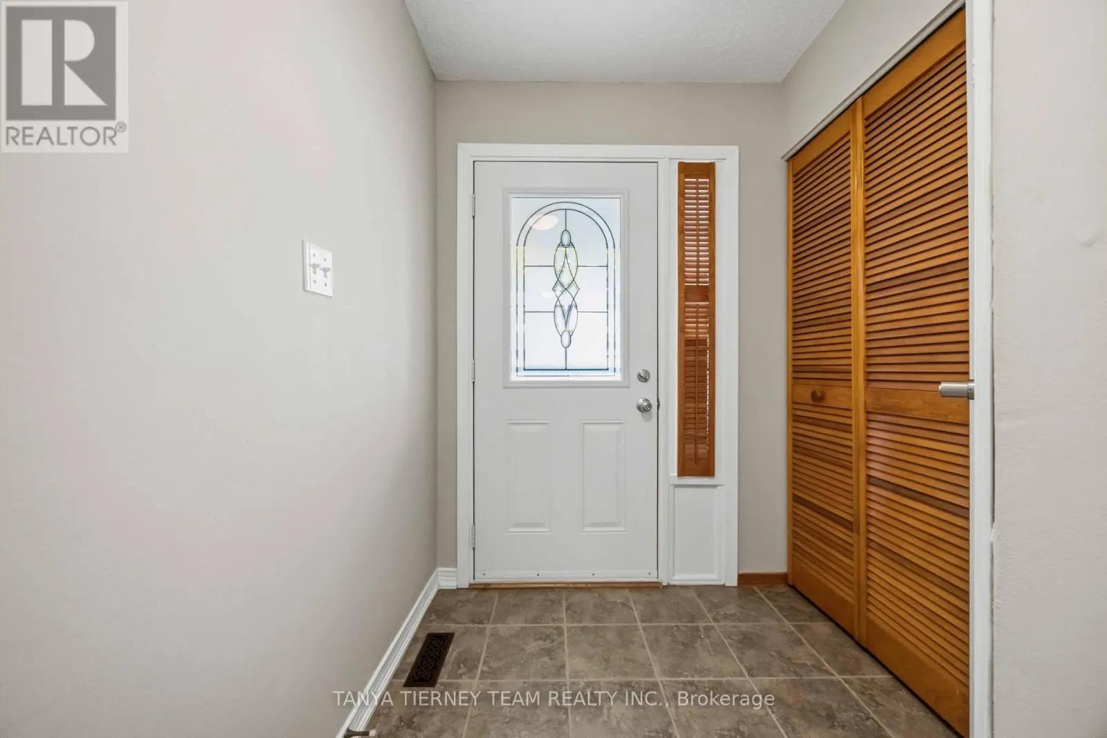 32 - 1330 TROWBRIDGE DRIVE