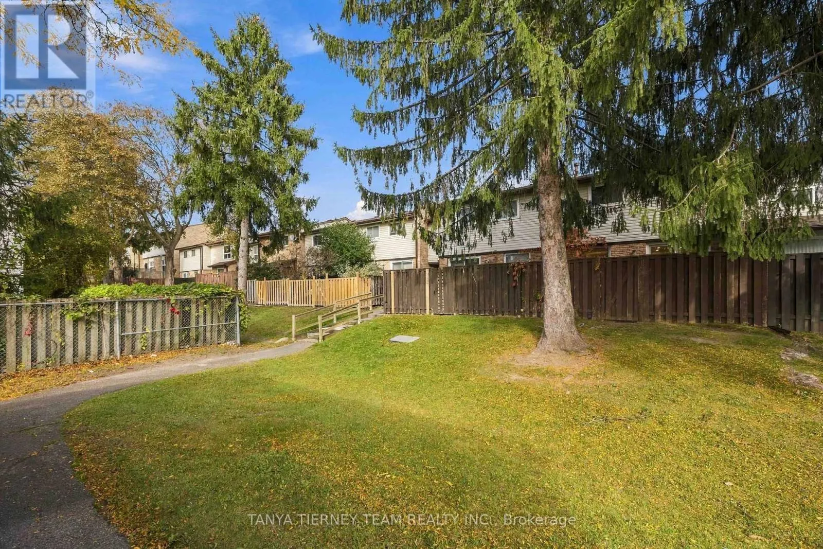 32 - 1330 TROWBRIDGE DRIVE