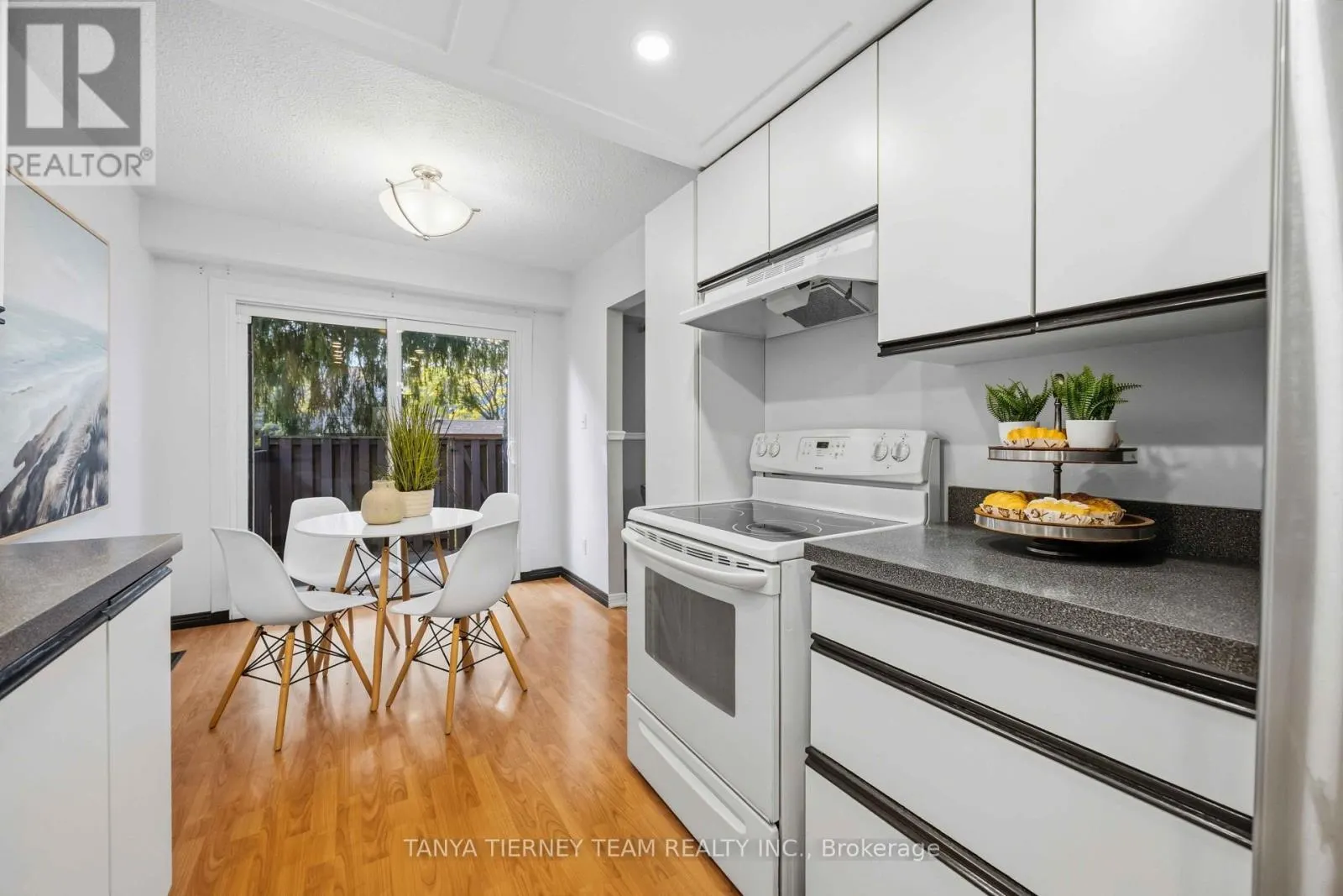 32 - 1330 TROWBRIDGE DRIVE