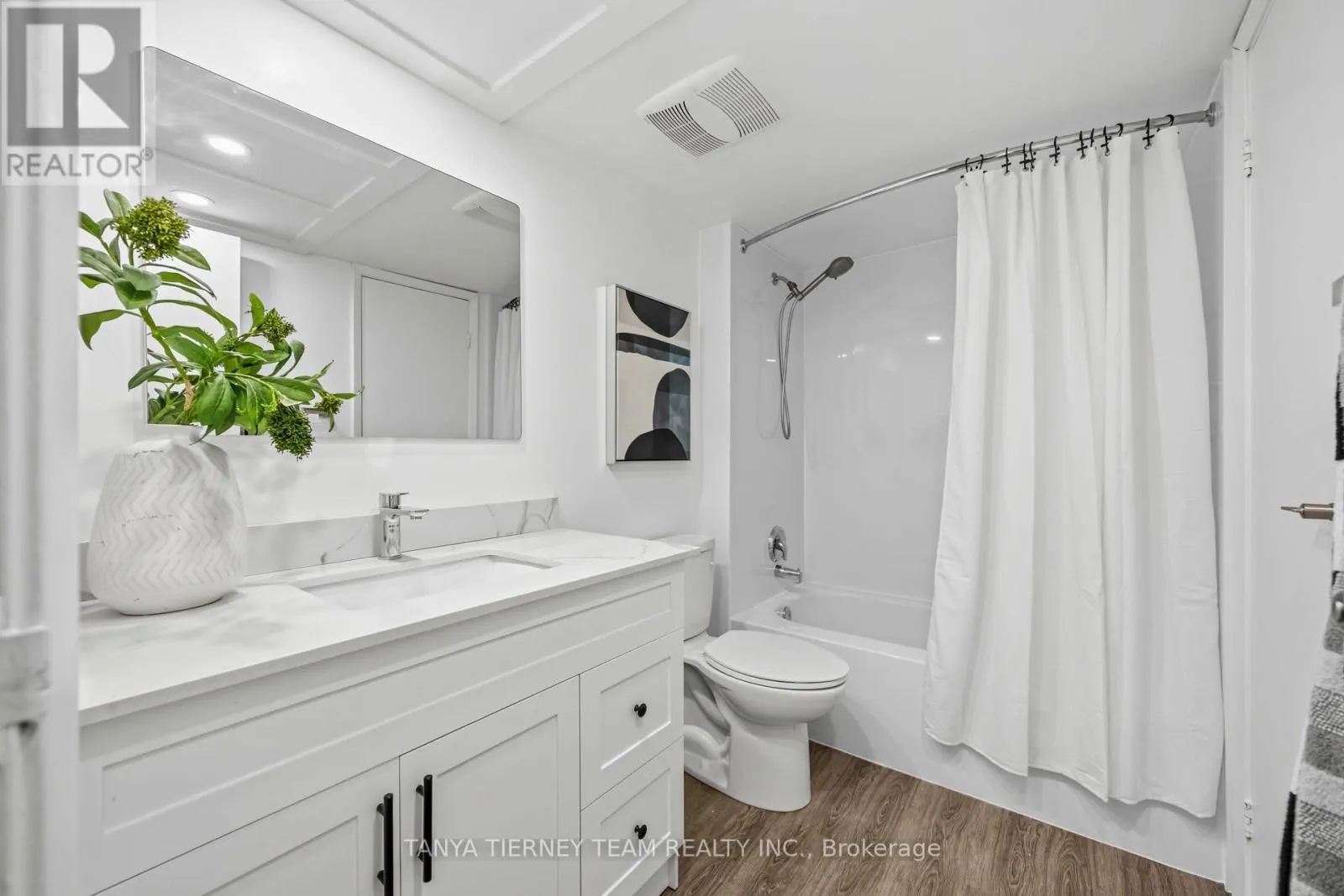 32 - 1330 TROWBRIDGE DRIVE