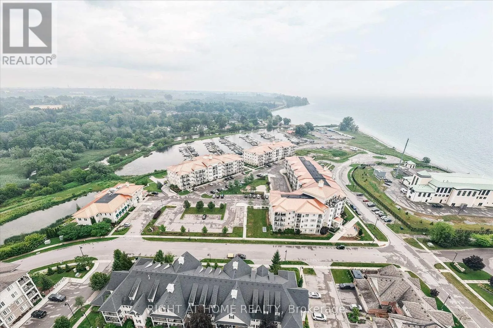 321 - 50 LAKEBREEZE DRIVE