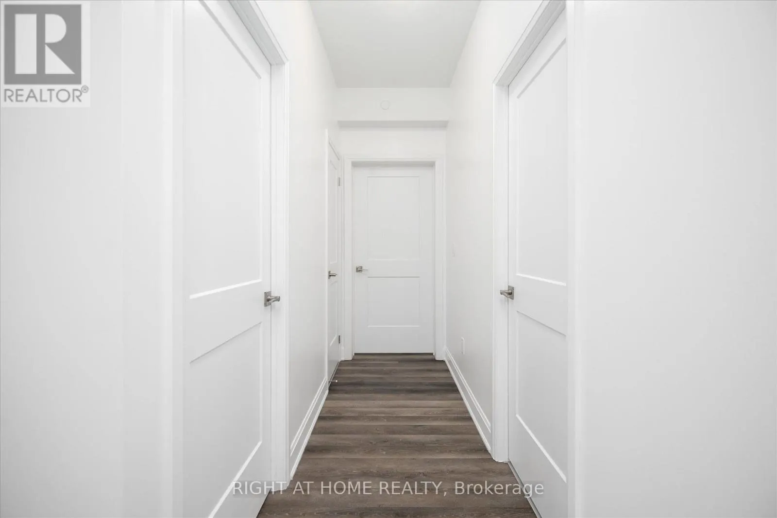 321 - 50 LAKEBREEZE DRIVE