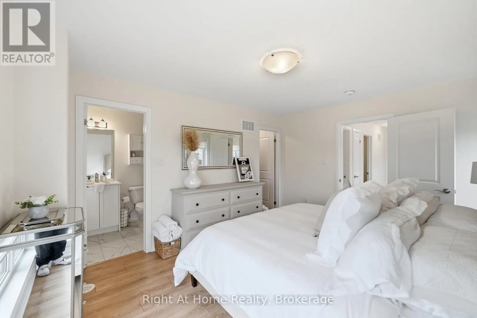 52 EMMAS WAY