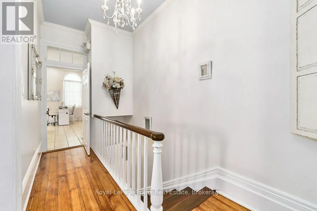159 BROCK STREET N