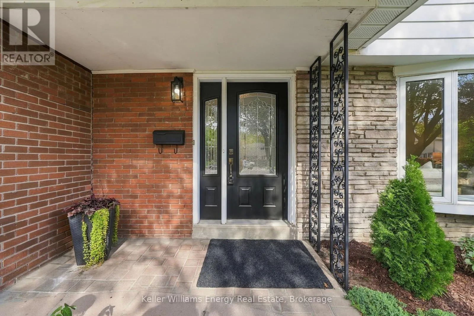 877 CAPRI COURT