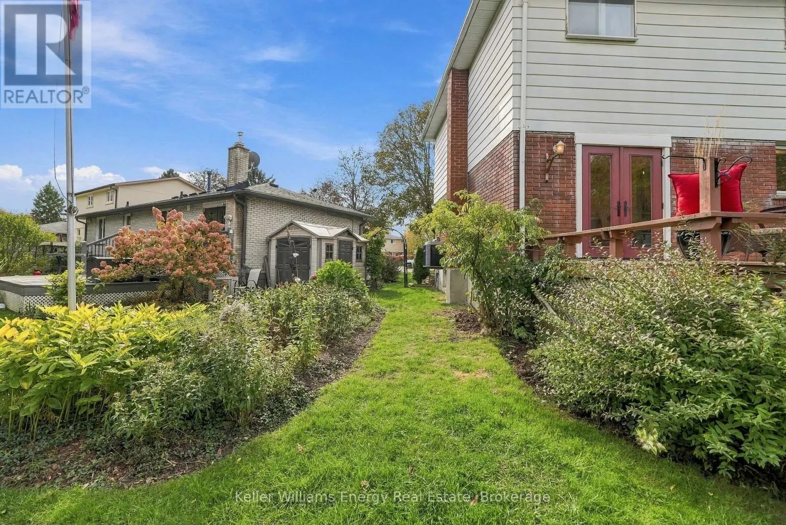 877 CAPRI COURT