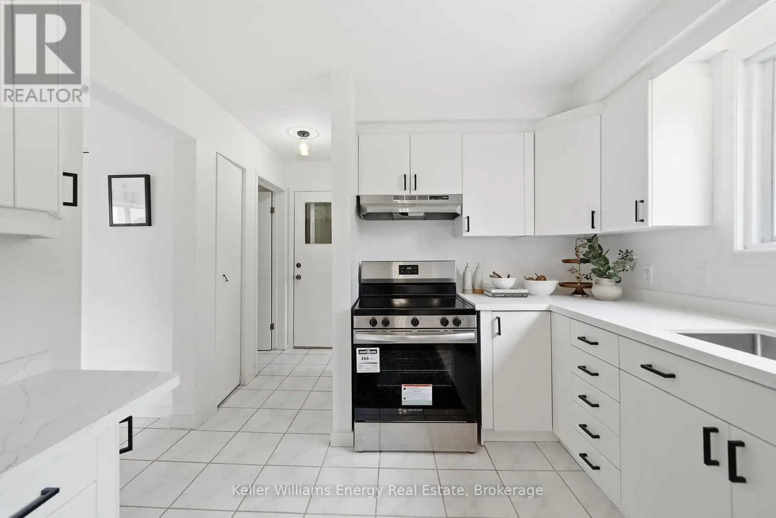 877 CAPRI COURT