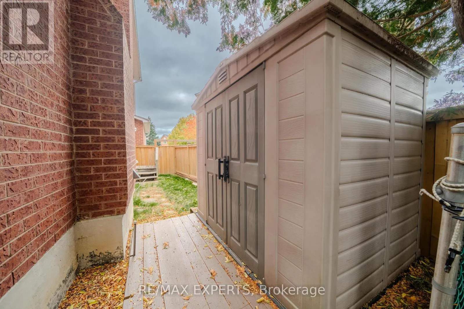 231 MOSSBROOK SQUARE