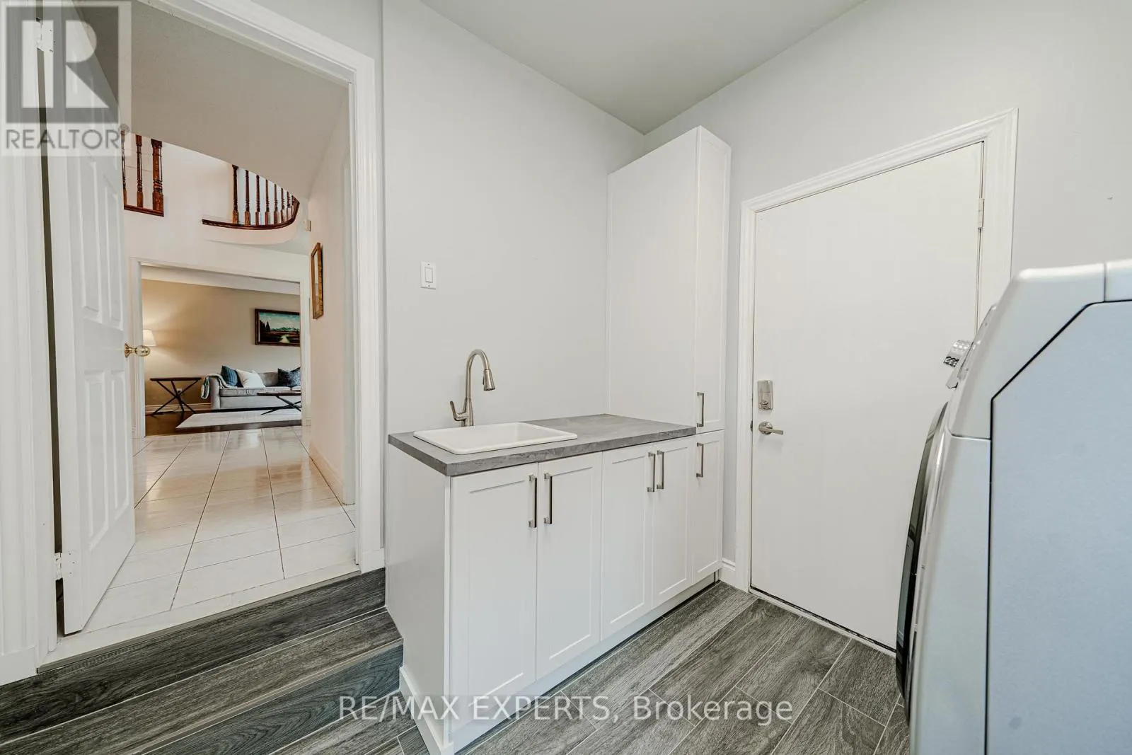 231 MOSSBROOK SQUARE
