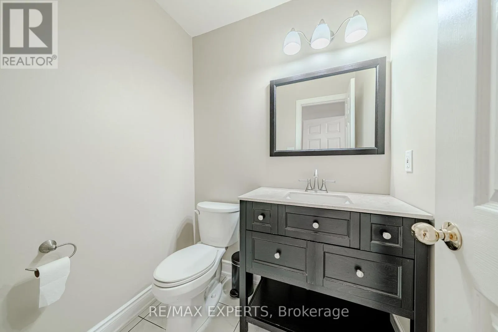 231 MOSSBROOK SQUARE