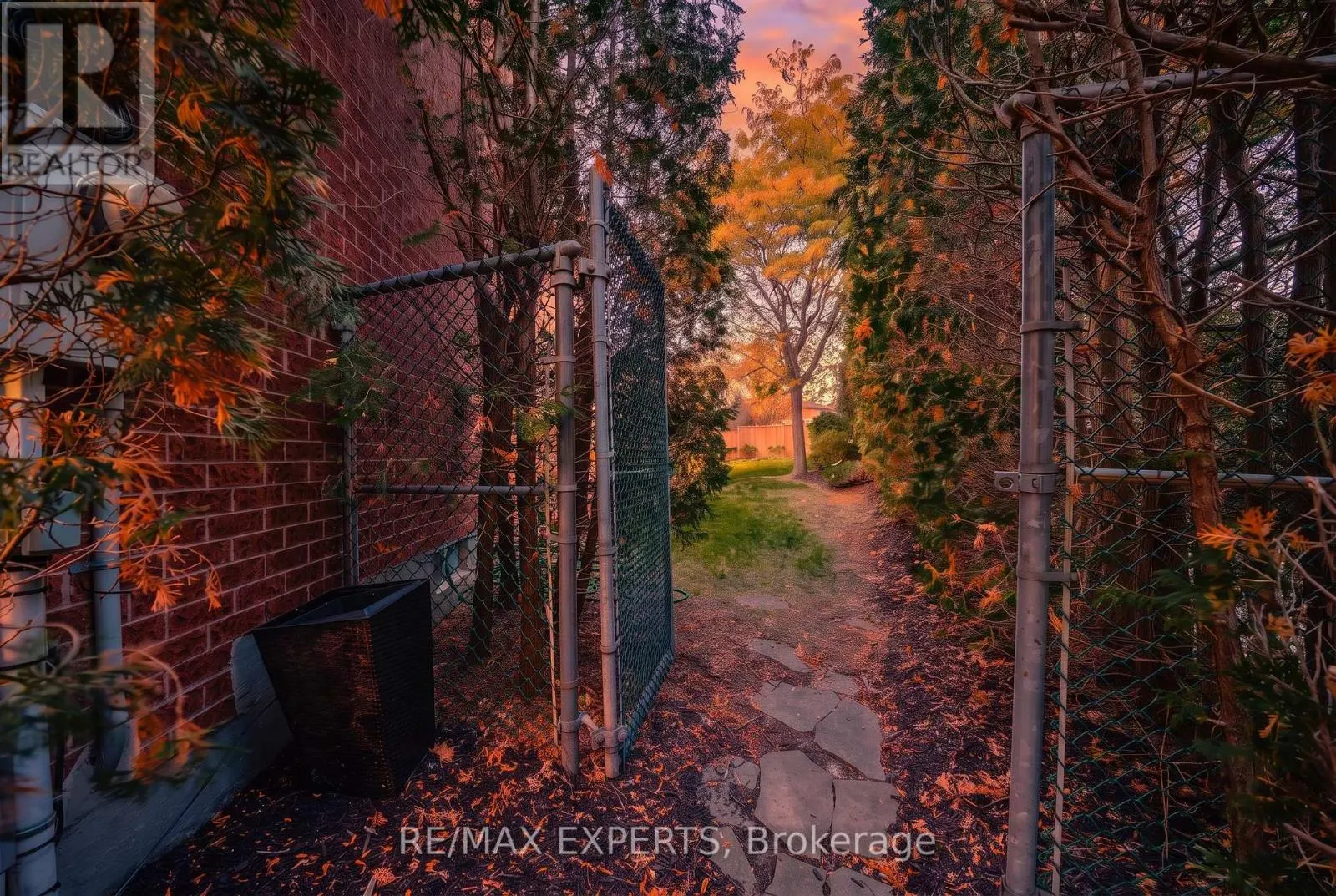 231 MOSSBROOK SQUARE