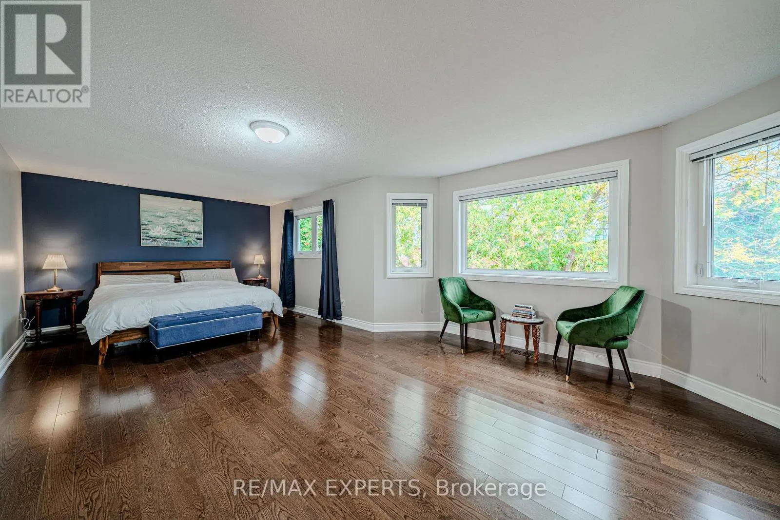 231 MOSSBROOK SQUARE