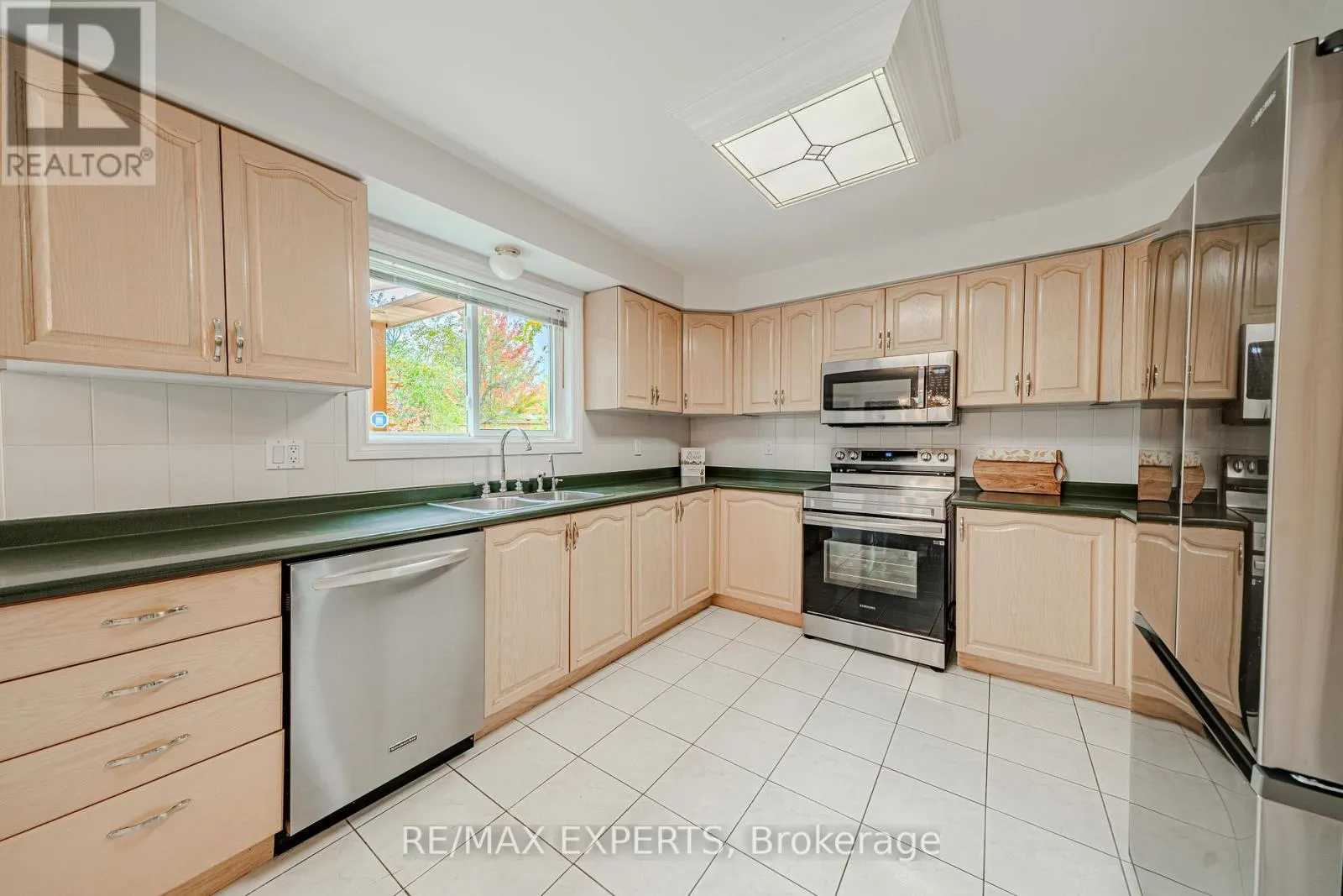 231 MOSSBROOK SQUARE