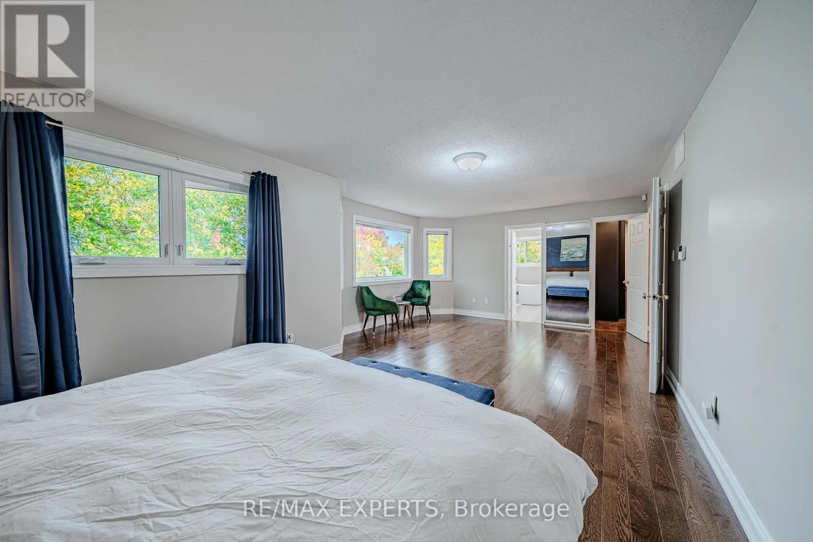 231 MOSSBROOK SQUARE