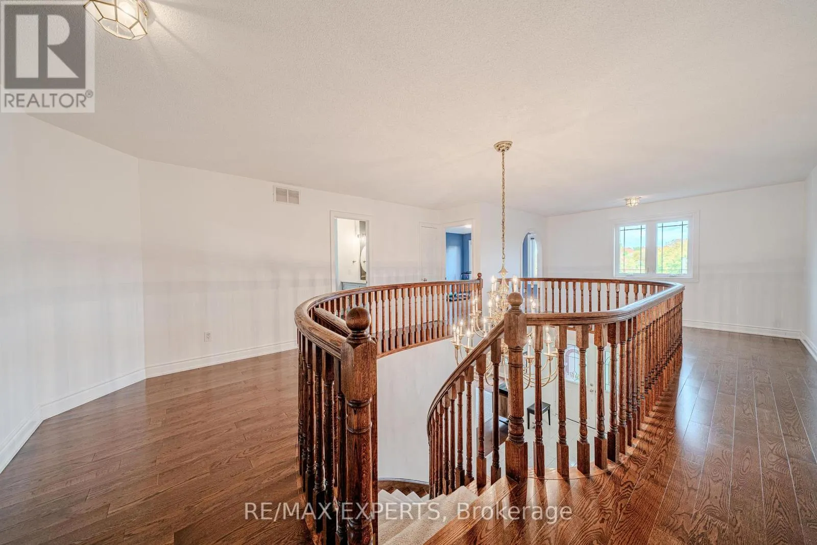 231 MOSSBROOK SQUARE