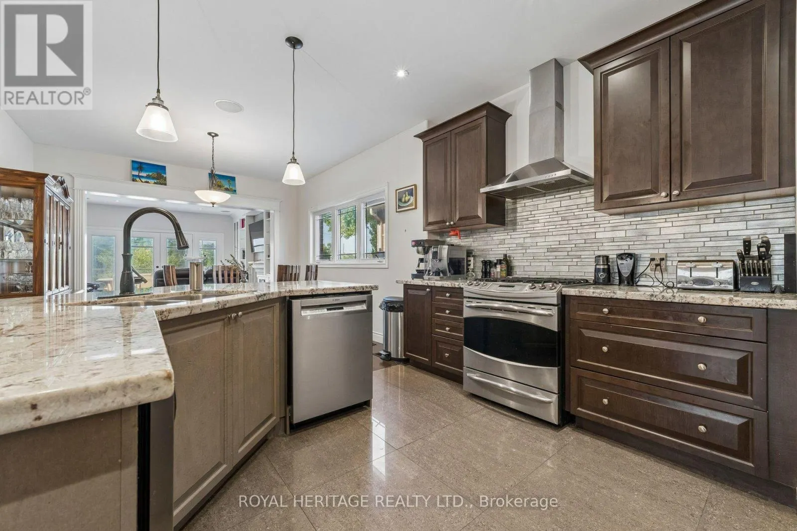 51 GLORIA CRESCENT
