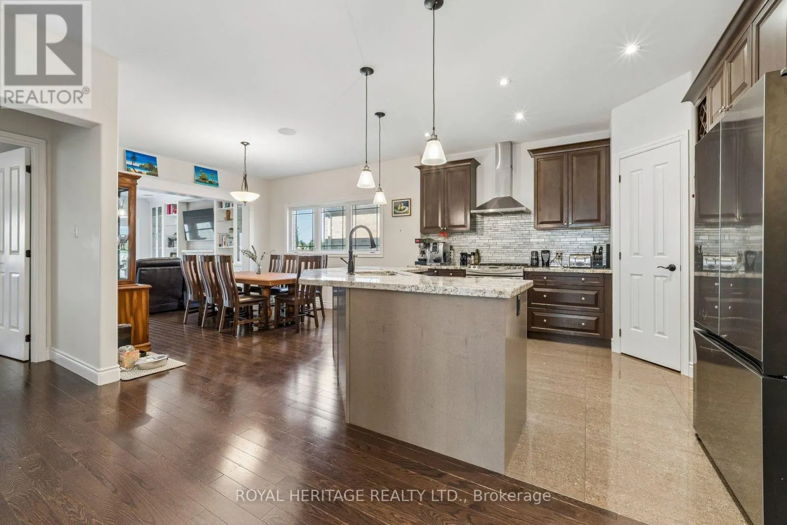 51 GLORIA CRESCENT