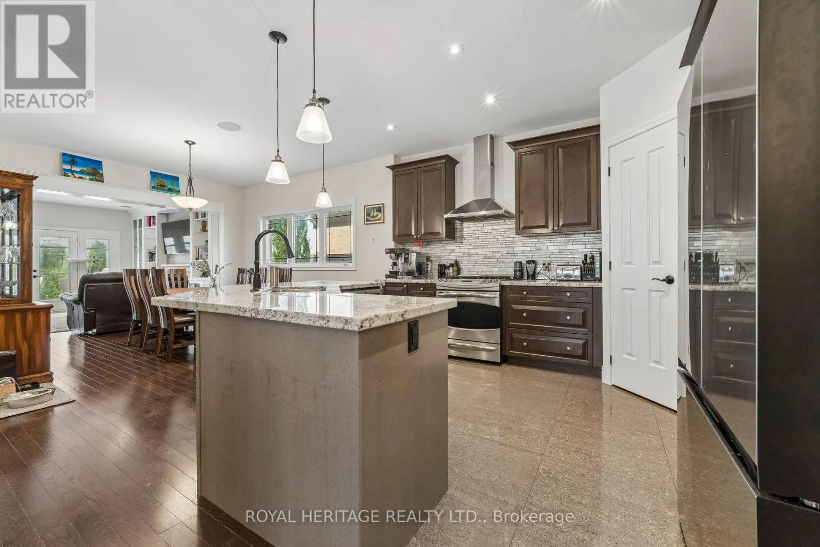 51 GLORIA CRESCENT