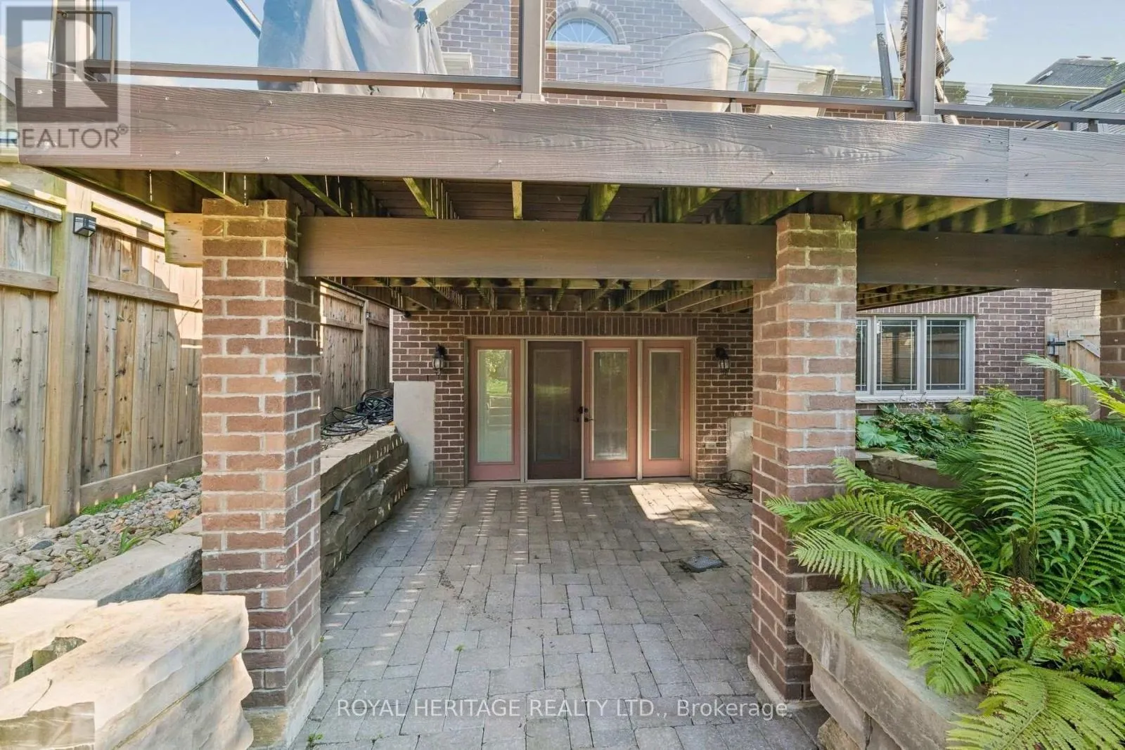 51 GLORIA CRESCENT