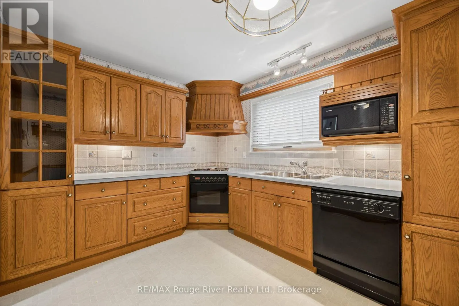 3 HEATHERWOOD ROAD