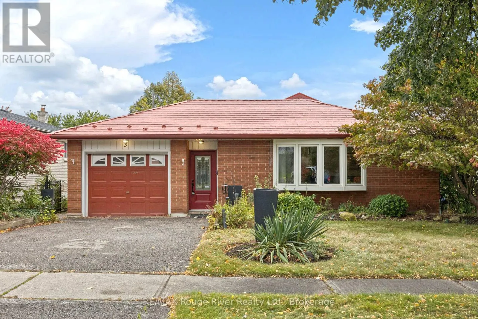 3 HEATHERWOOD ROAD