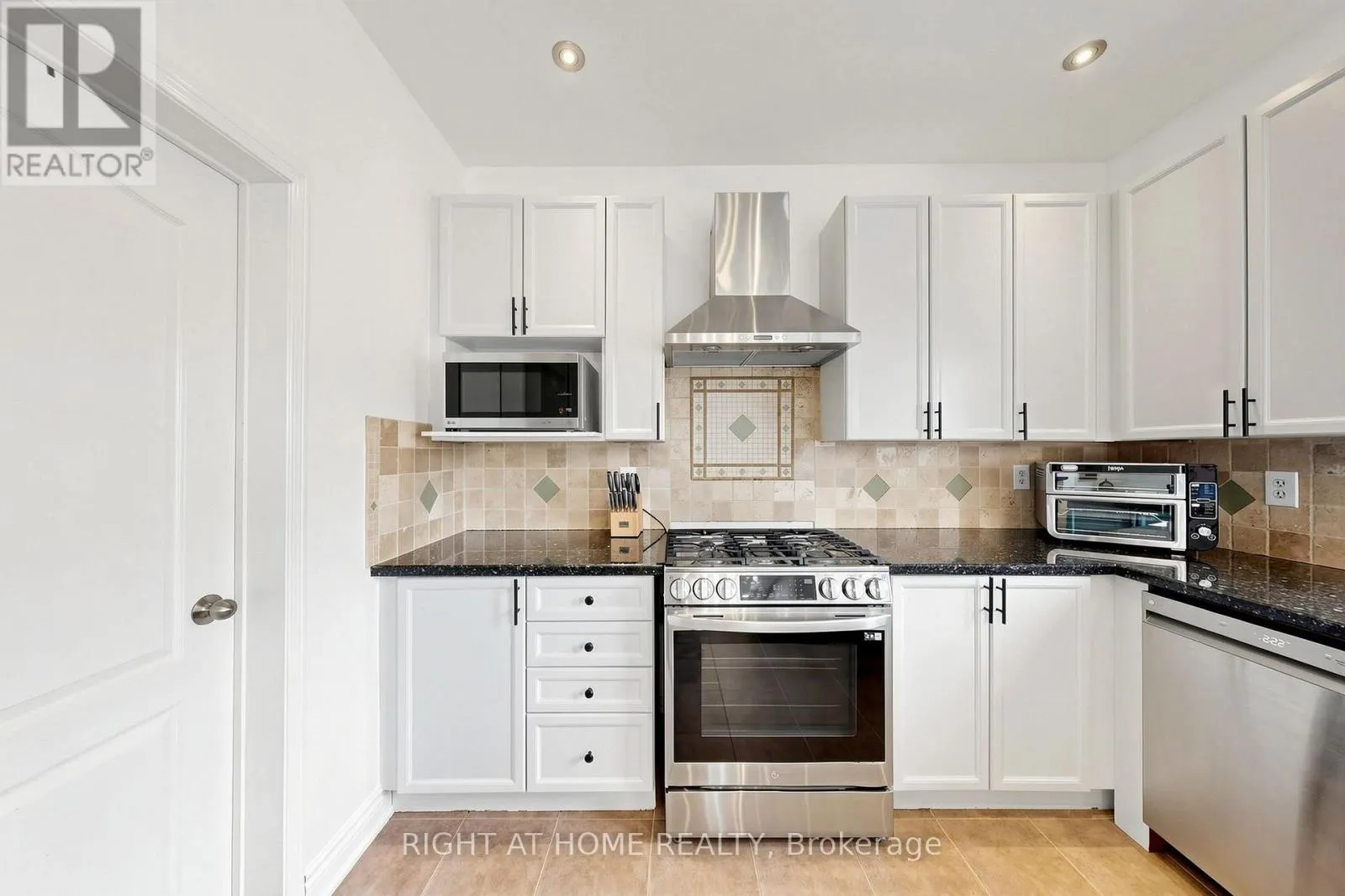 14 GRAINGER CRESCENT