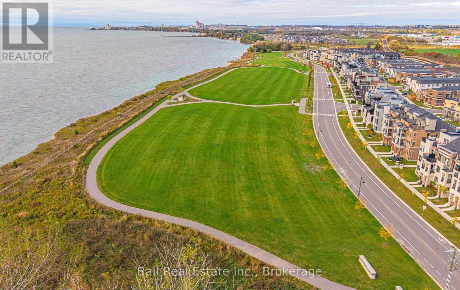 13 - 26D LOOKOUT DRIVE #13