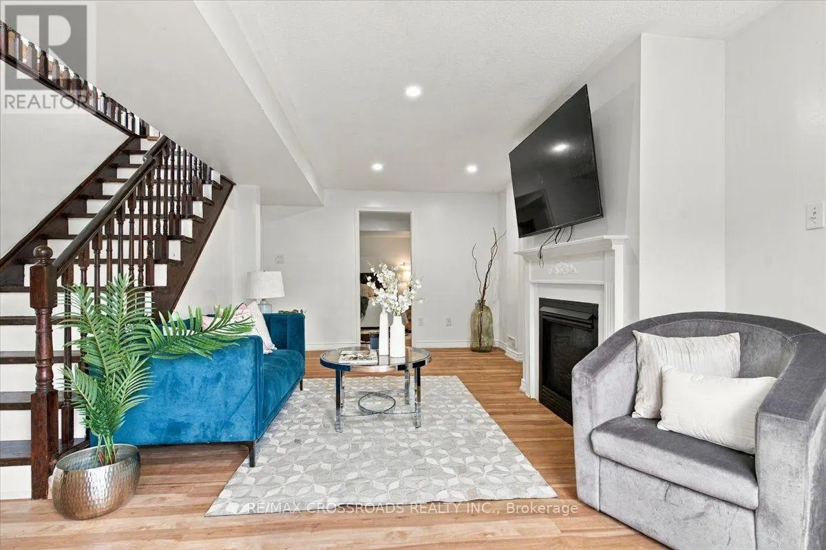 1220 LANGLEY CIRCLE
